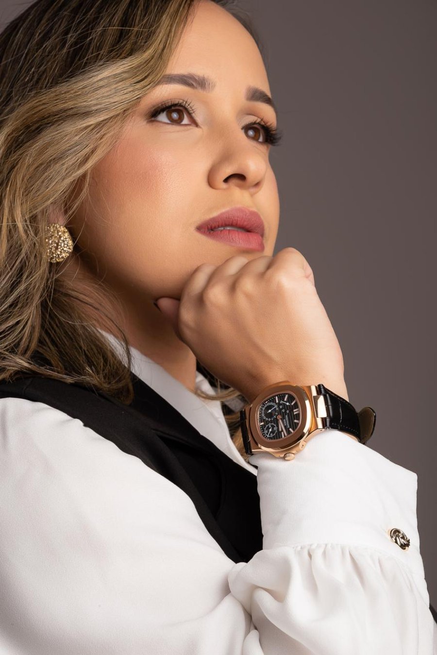 Rachel Costa, advogada previdenciária, em atendimento